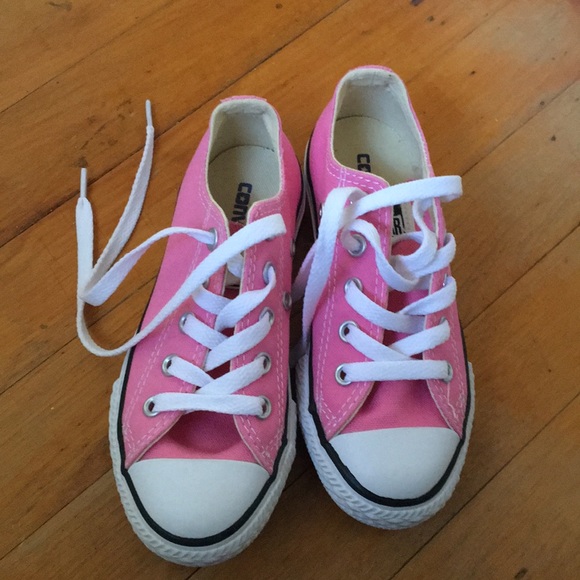 Girls’ Converse Chuck Taylor All-Stars - new - 11 - Picture 3 of 5